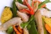 Lẫu gân cá ngừ chua cay