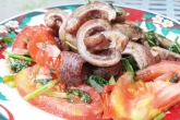 Ngon mê mệt lòng cá bớp xào cà chua